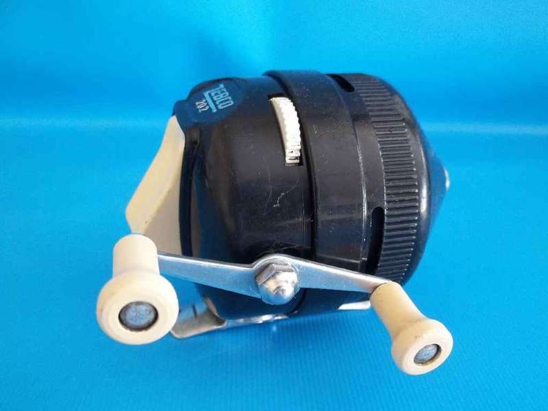 Vintage Zebco 202 (Made In USA)  Bakelite Fishing Reel - 11cm/7cm