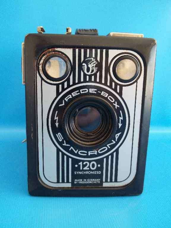 Syncrona Vrede-Box 1950's Art Deco German Made Camera - 12,5cm/10cm/7,5cm