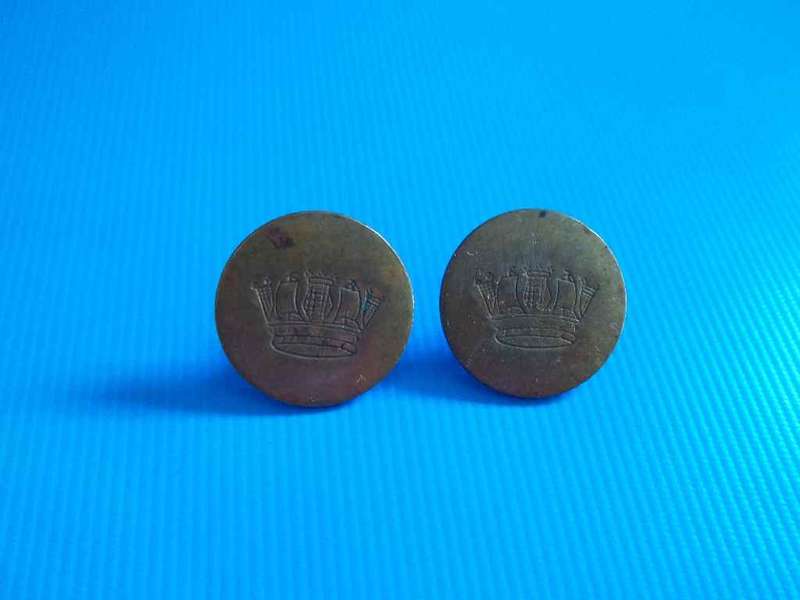 2 X Brass Buttons With Crown Emblem - Diameter 2cm