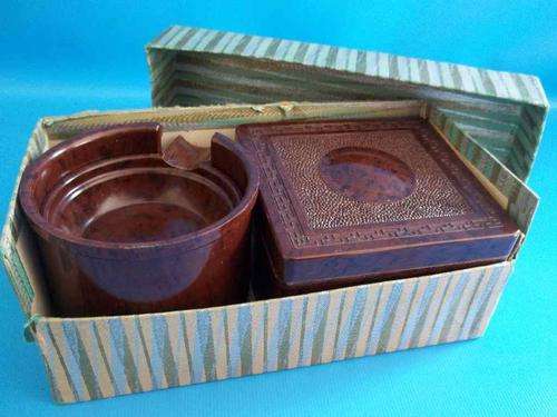 Wonderful Unusual Boxed Portable Brown Bakelite Cigarette Box + Ashtrays Set