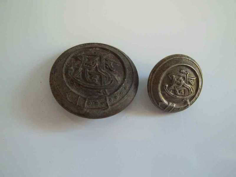 2 Military Buttons