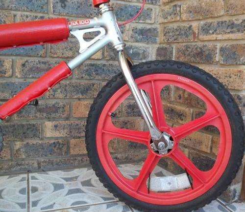 Fantastic Silver & Red Schwinn BMX Mag Scrambler 1979 SX-100 (ALL ORIGINAL!!!)