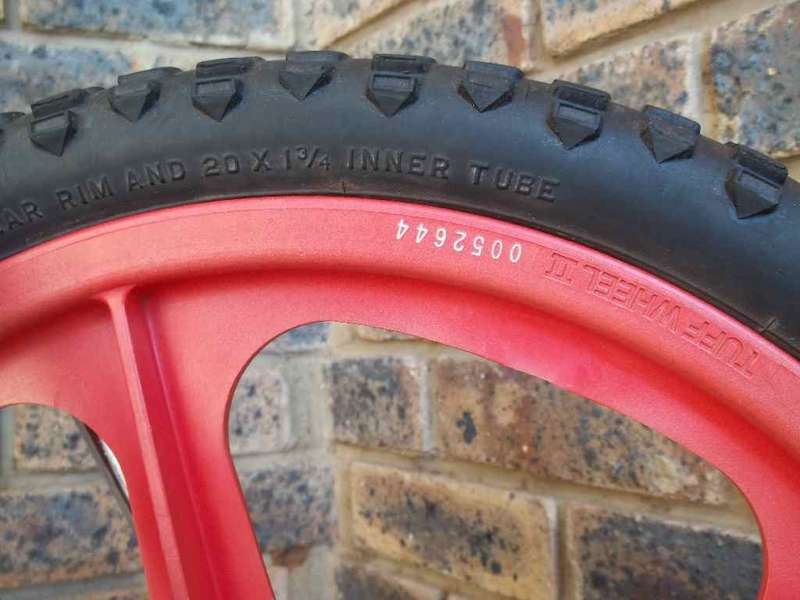Fantastic Silver & Red Schwinn BMX Mag Scrambler 1979 SX-100 (ALL ORIGINAL!!!)