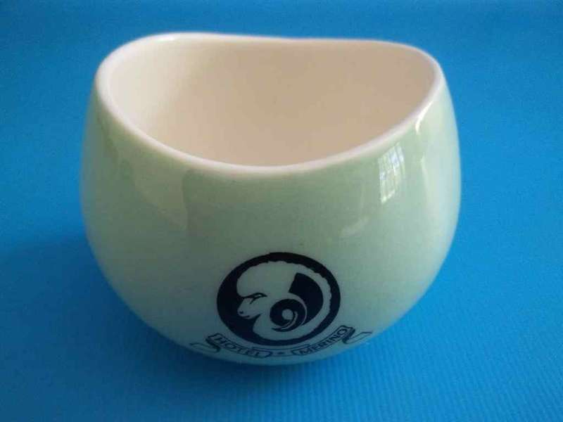 Small Hotel Merino Dish With Asymmetrical Rim - 5,5cm/6cm
