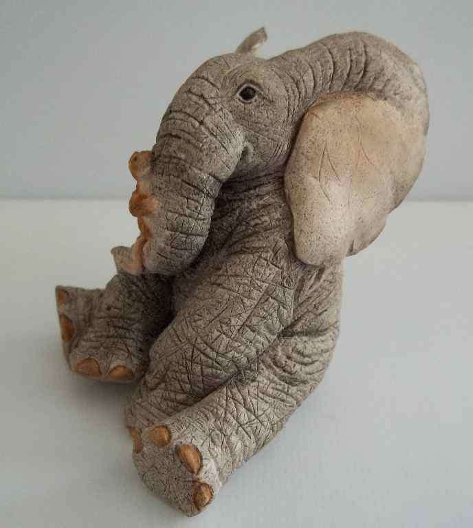 Soooo Adorable! Tuskers 91018 "Love Is ... Without Boundaries" - 7cm/6cm/6cm