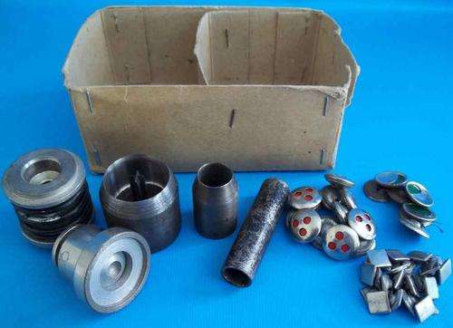 Lot Of Vintage Button Die Moulds For A Button Press Machine + Vintage 1960's/70's Buttons