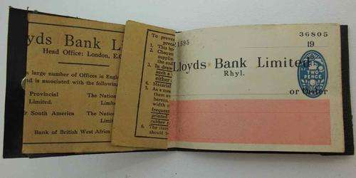 Lloyds Bank Limited Rhyl. Fold Up Cheque Book With Unused Cheques - Closed 11cm/8cm