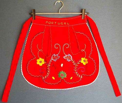 Sweet Vintage Embroidered "Portugal" Apron - Excellent Condition - 48cm/42cm