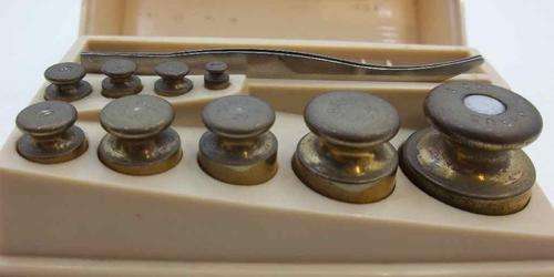 Ohaus Scale Corp, NJ USA -Sto-A-Weigh Miniature Weight & Tweezer Set