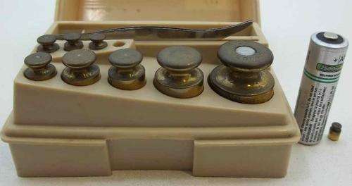 Ohaus Scale Corp, NJ USA -Sto-A-Weigh Miniature Weight & Tweezer Set