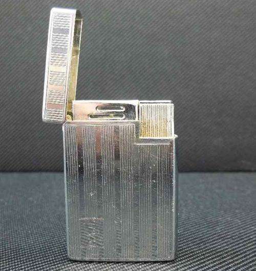 Vintage Silver Coloured LAMP Lighter, Initials "P.A.H." ~ Sparks, Needs A Refill ~ 5cm/3,3cm