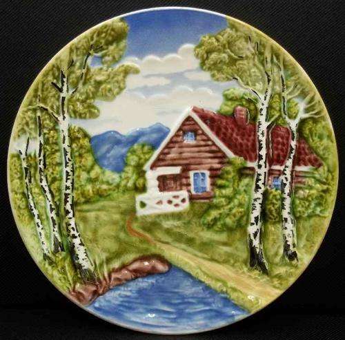 Stunning Majolika Schramberg Decorative Wall Plate - Diameter 24cm