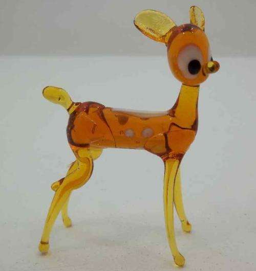 Lovely Vintage Glass Deer - 7,5cm/4,5cm