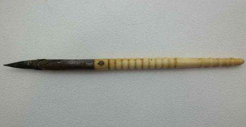 Very Old Bone Handled Fountain Pen - Length 14,5cm