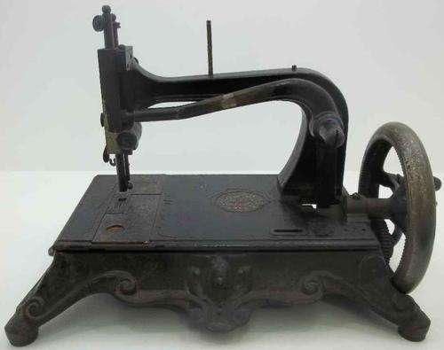FANTASTIC!!! Very Old Sewing Machine 10+kg, 36cm/31cm/24cm