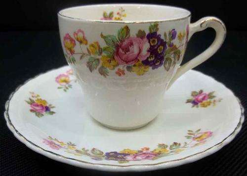 Lovely J&G Meakin, England Miniature Cup & Saucer - 6cm/12,5cm