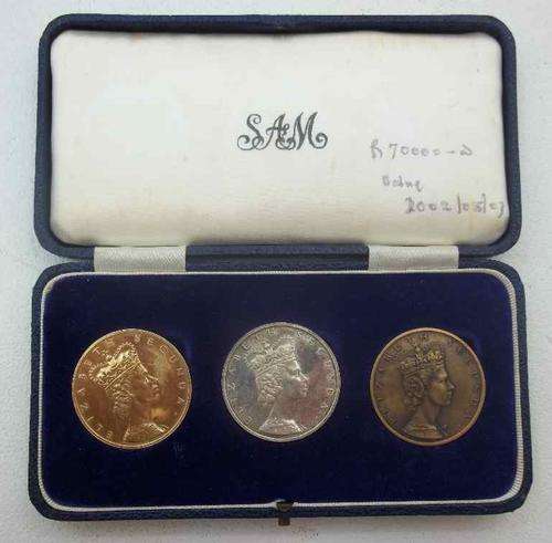 SAM Elizabeth Secund Kroning Coronation 2/6/1953; 15ct Gold/STG Silver/Bronze; Only 1000 Sets Minted