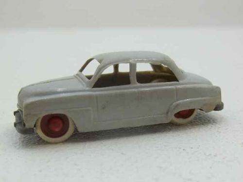 Aronde Model Car - Made In France - 4,5cm/1,8cm/1,5cm