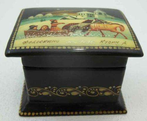 Vintage Miniature Painted Wooden Trinket Box - 3cm/3,3cm/4,3cm (Would Make An Amazing Ring Box)
