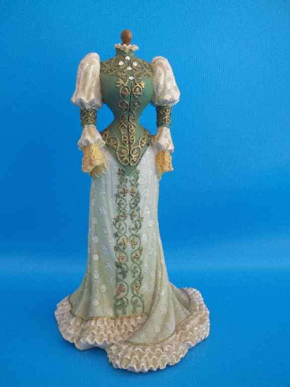 Victorian Treasures - Model Dress - Height 15cm (Hard Plastic)