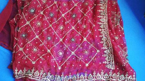 *BEAUTIFUL LADIES SARIE WITH COVER TOP**RED/GREEN**STUNNING COLOUR*