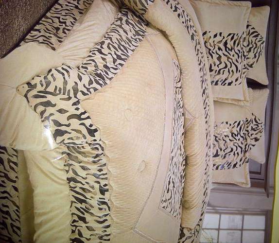 KING size Bedspread Comforter Superior Luxurious 6 Piece - CREAM