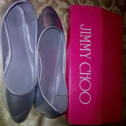 Jimmy Choo Patent PUMP - SILVER SIZE 5 -SUPER STYLISH+COMFY AND SMART!!!