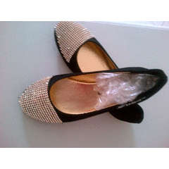 GOLD SWAROVSKI CRYSTAL STONE - SUPER COMFY SIZE 4 PUMP
