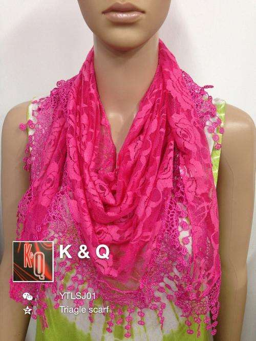 K & Q scarf -triangle scarf