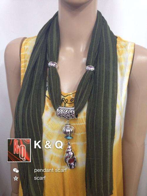 K & Q scarf -pendant scarf