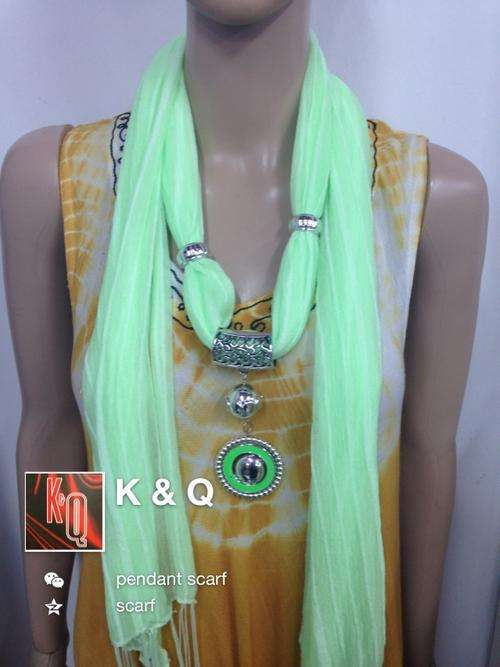 K & Q scarf -pendant scarf