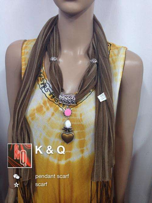 K & Q scarf -pendant scarf