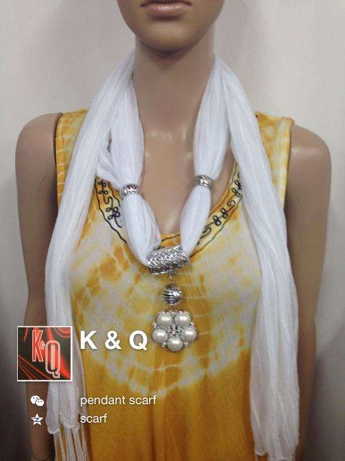 K & Q scarf -pendant scarf