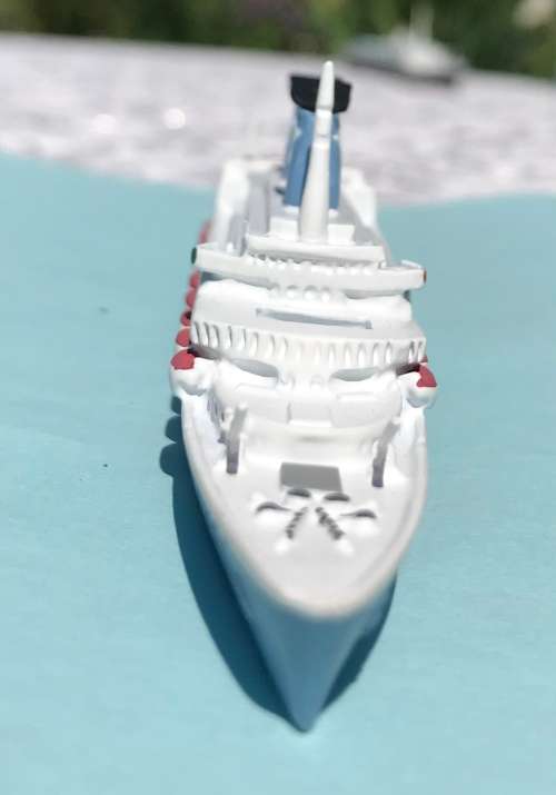 Hein Muck `Achille Lauro` resin model 1 in 1250 scale Ref No 391