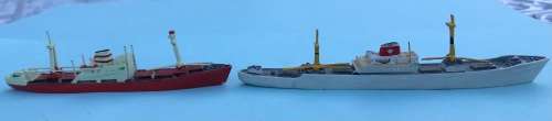 Hansa metal model ships `Bremerhaven` S30 and `Helga Dan` S19 1 in 1250 scale