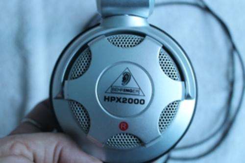 BEHRINGER earphones