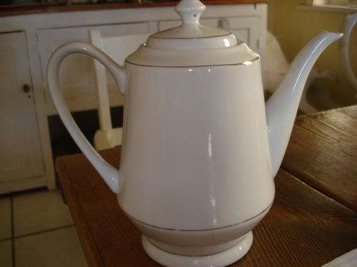 Cream Dynasty coffee pot
