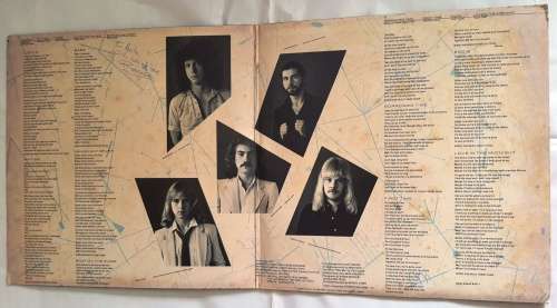 LP,STYX,CORNERSTONE,Record:VG+,Cover:VG,Label:A&M,CAT:AMLK 63711,Press: Europe
