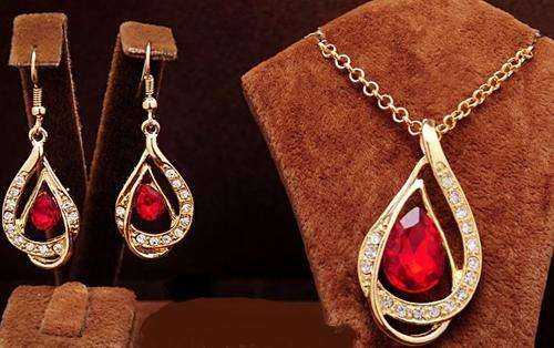 Gold and Ruby Jewellery set