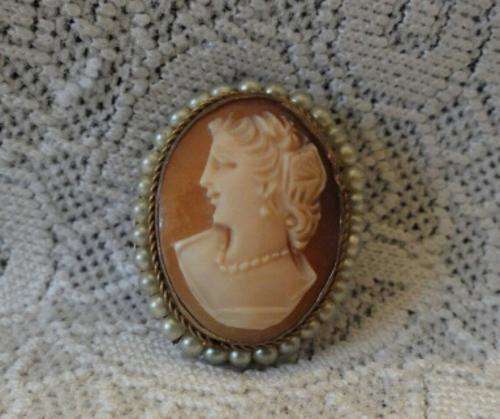 Pretty little cameo