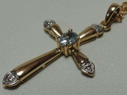 9ct GOLD AND DIAMOND CROSS WITH 9CT CHAIN