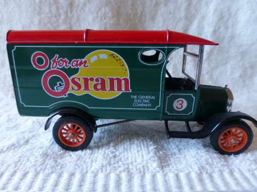 Matchbox 1926 Ford TT van "O for an Osram"Models of yesteryear