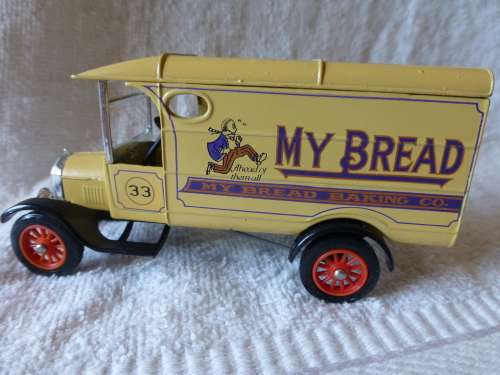 Matchbox Ford TT van Models of yesteryear "My Bread"