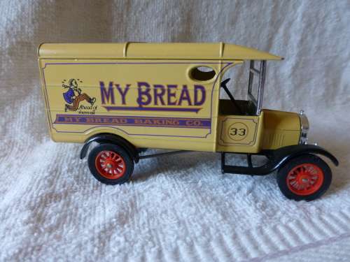 Matchbox Ford TT van Models of yesteryear "My Bread"
