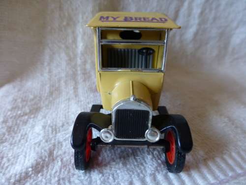 Matchbox Ford TT van Models of yesteryear "My Bread"