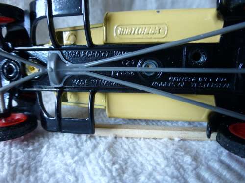 Matchbox Ford TT van Models of yesteryear "My Bread"