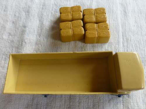 Dinky Toy 25R Forward Control Lorry