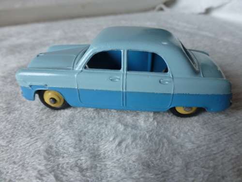 Dinky toy Ford Zephyr 162 Mecanno Ltd England sirca 1956 to1960
