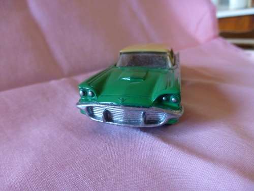 Corgi Toys Ford Thunderbird Gt Britain.