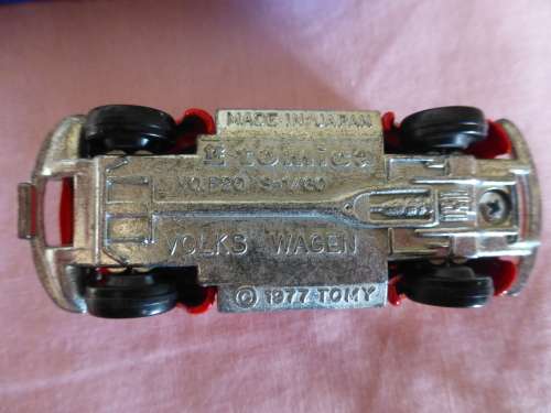 Rare Tomica Volkswagen Beetle 1/60 made in Japan. Not dinky.